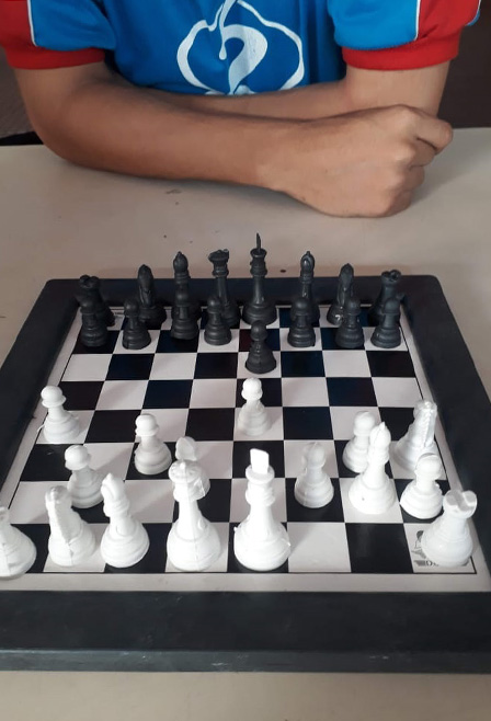 Escola transforma alunos em peças de tabuleiro de xadrez - Jornal O Globo