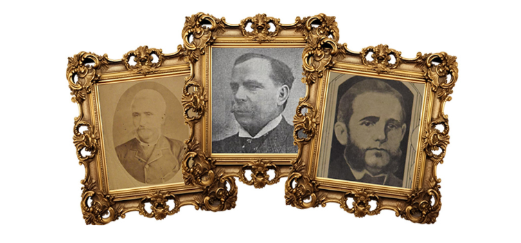 #ParaTodosVerem:Imagem mostra três molduras douradas utilizadas para exibir três fotografias antigas. As molduras estão uma ao lado da outra e mostram homens com traje de época, fotografados do busto para cima.